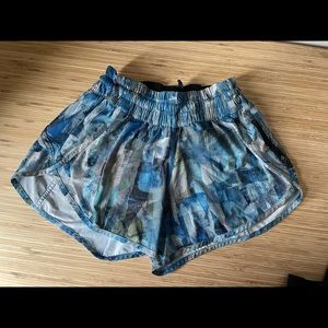 Lululemon size 6 shorts